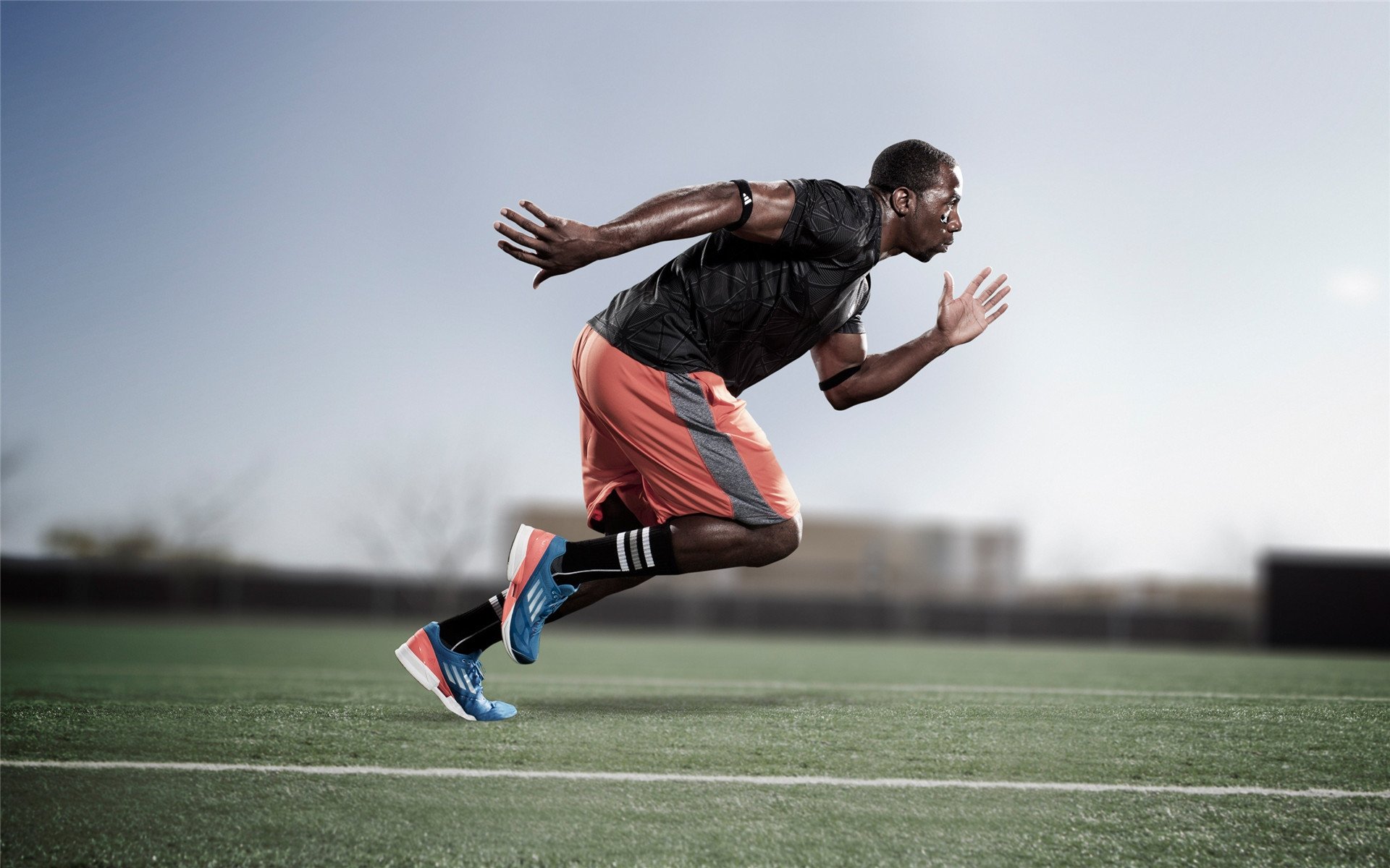 詹姆斯末节爆发砍40+三双，湖人逆转掘金挺进西决！