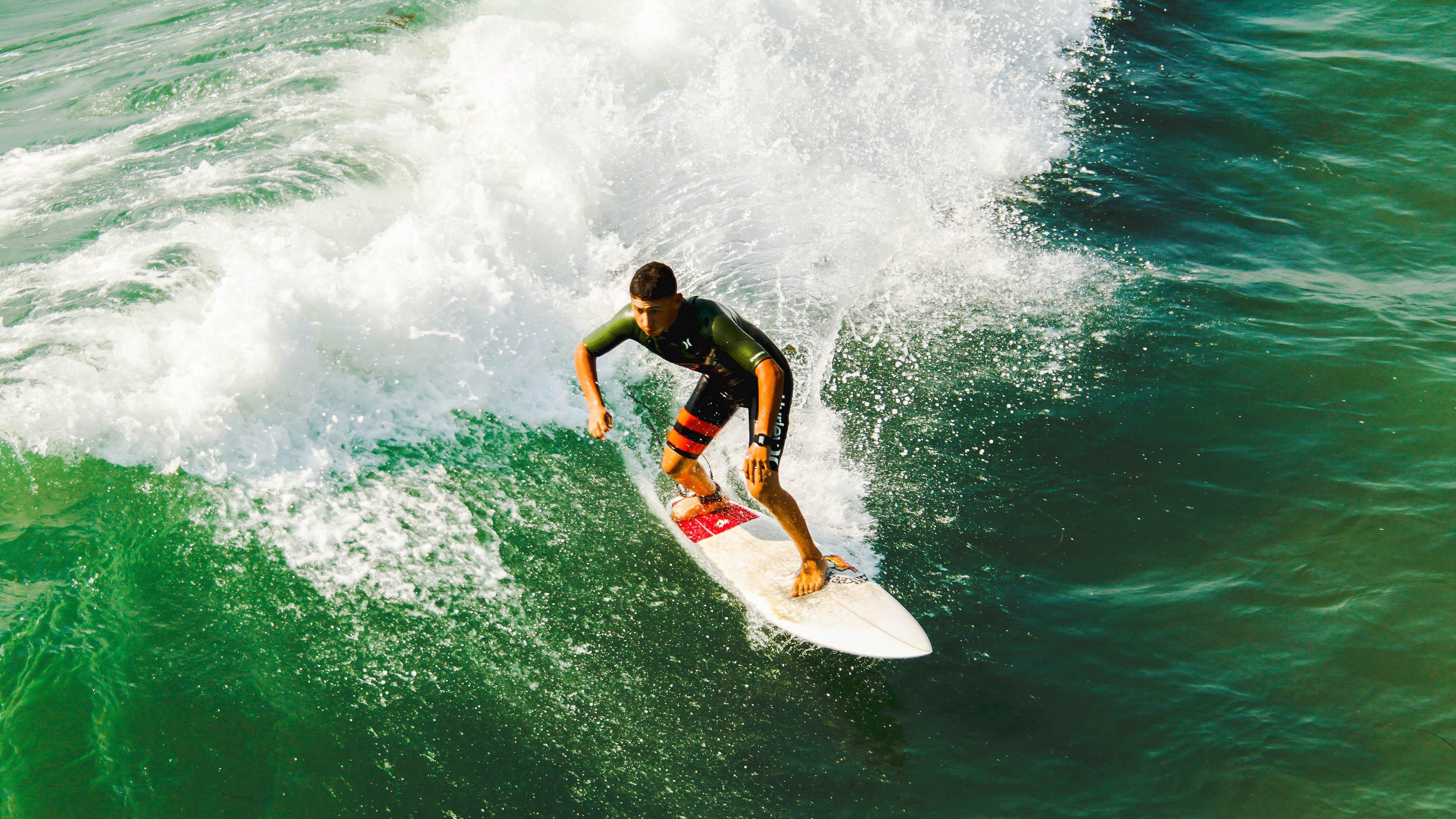 中国田径队闪耀亚洲锦标赛，苏炳添再破纪录，新生代小将崭露头角