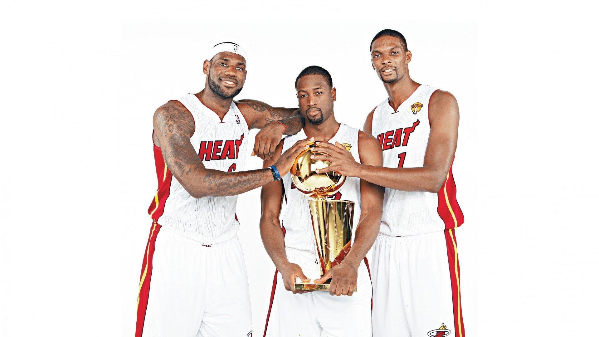 国乒包揽世界杯双冠 马龙孙颖莎分获男女单打金牌