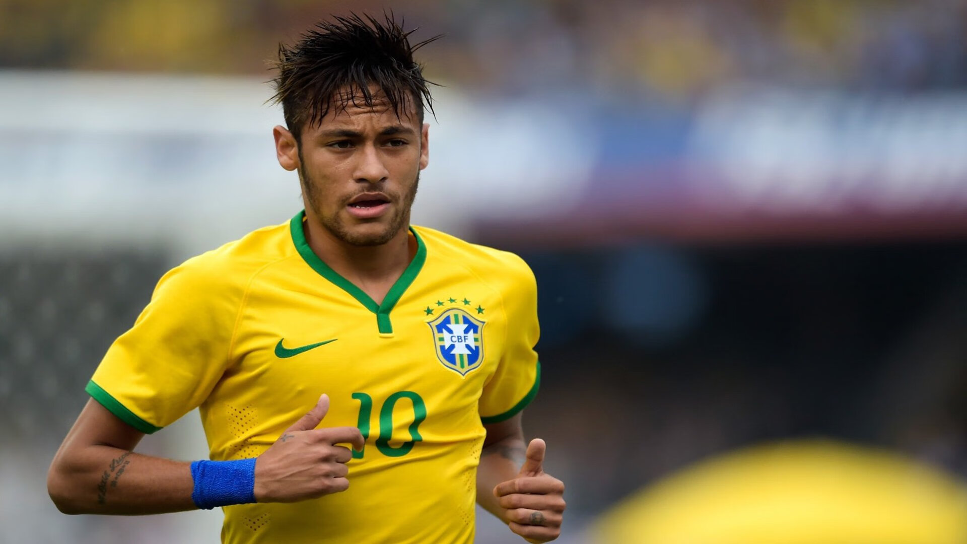 美国短跑名将打破尘封15年世界纪录 田径世锦赛再创历史