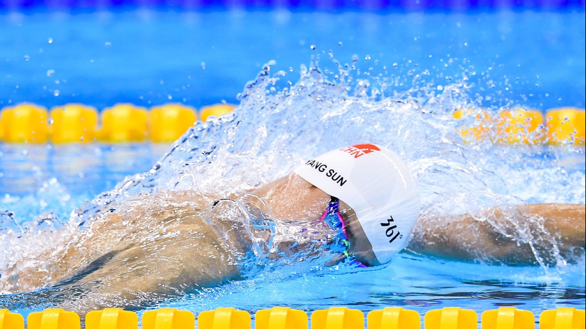 体育慈善盛典,巨星联手为贫困儿童点燃希望之光