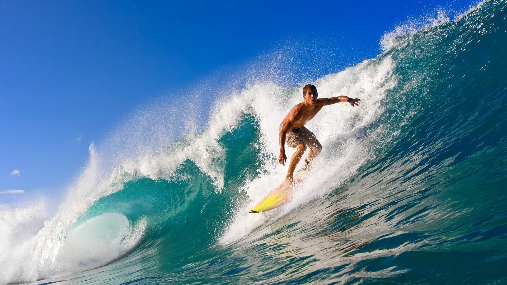 英超争冠白热化，曼城、阿森纳、利物浦三强鼎立，最后冲刺谁将问鼎？