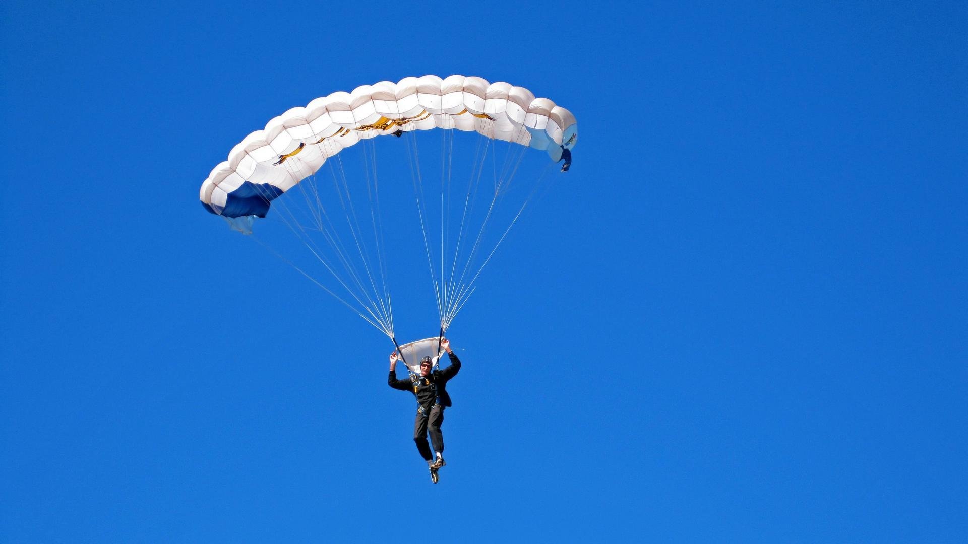 全球首届机器人竞技大赛落幕 中国团队斩获全能冠军